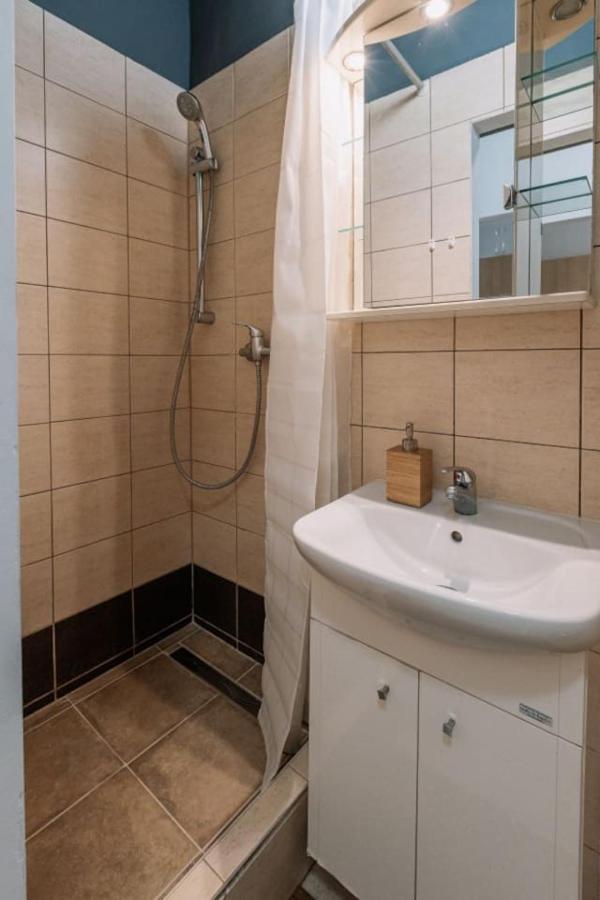 Ferienwohnung Stadiumside Studio Pressburg Exterior foto